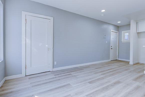 187 W 41st St -008