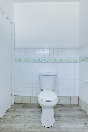 8715 Hooper Interior-029