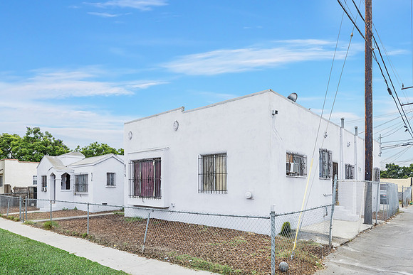 8715 Hooper Front4