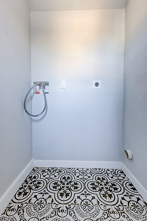 187 W 41st St -041