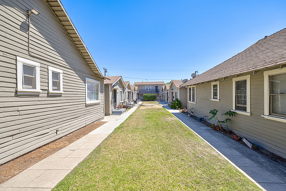 812 Myrtle Ave Exterior-013