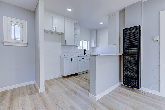 187 W 41st St -005