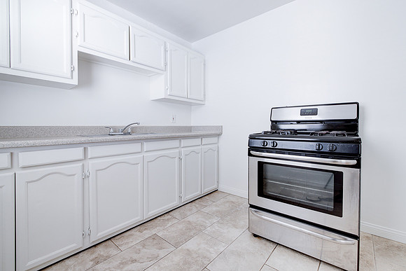 2011 Cedar Ave Long Beach Interior-015
