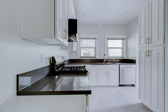 1503 3rd Ave-036