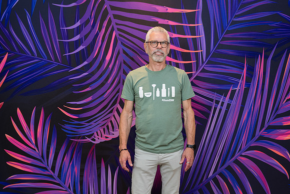 The VEA Newport Beach - DMK Step and Repeat-003