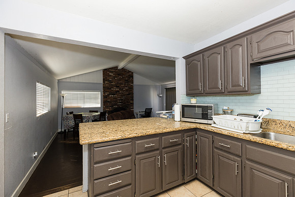 Real Estate Photographer Bellflower 10268 Muroc St-026