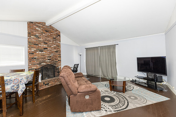 Real Estate Photographer Bellflower 10268 Muroc St-014