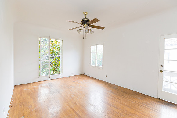 1043 S Orange Grove - Real Estate Photographer LA-43