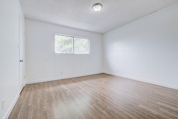 1350 W 88th St Interior-015
