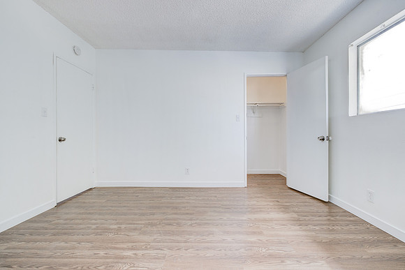 1350 W 88th St Interior-016