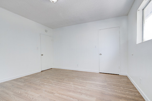 1350 W 88th St Interior-019