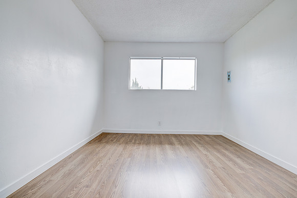 1350 W 88th St Interior-021