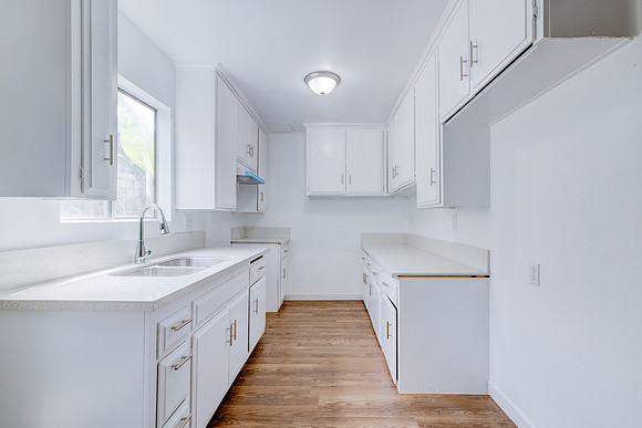 1350 W 88th St Interior-032