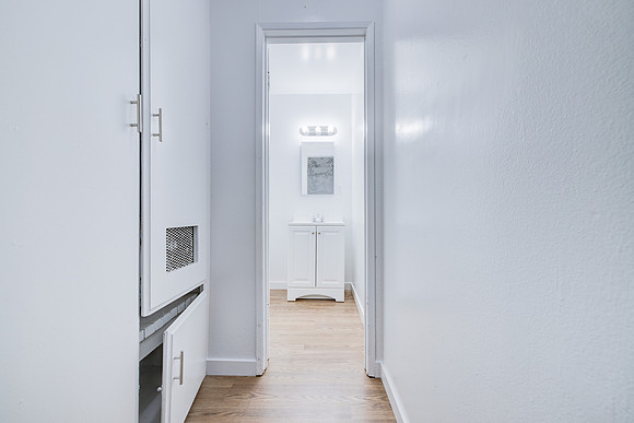 1350 W 88th St Interior-037