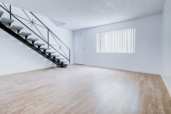 1350 W 88th St Interior-043