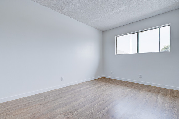 1350 W 88th St Interior-050