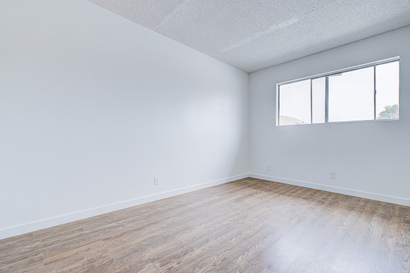 1350 W 88th St Interior-051