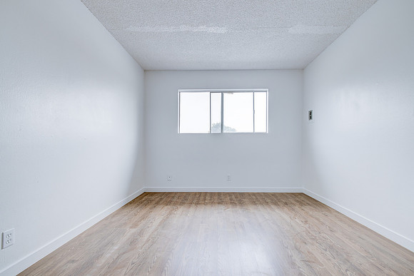 1350 W 88th St Interior-052