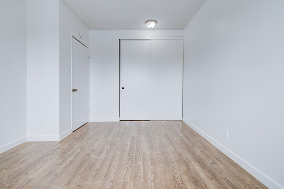 1350 W 88th St Interior-056
