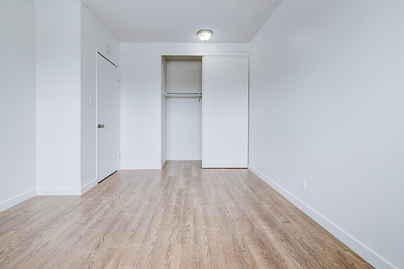 1350 W 88th St Interior-057
