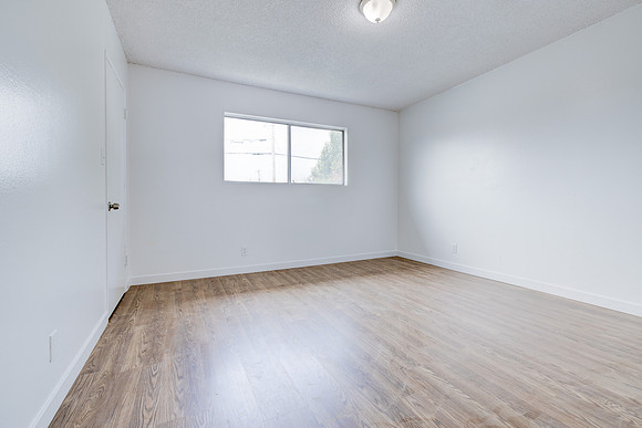 1350 W 88th St Interior-058