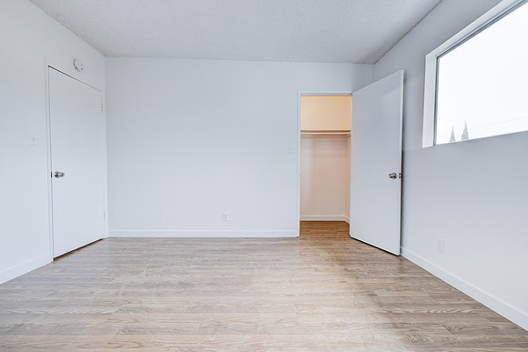 1350 W 88th St Interior-060