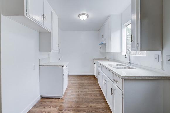 1350 W 88th St Interior-065