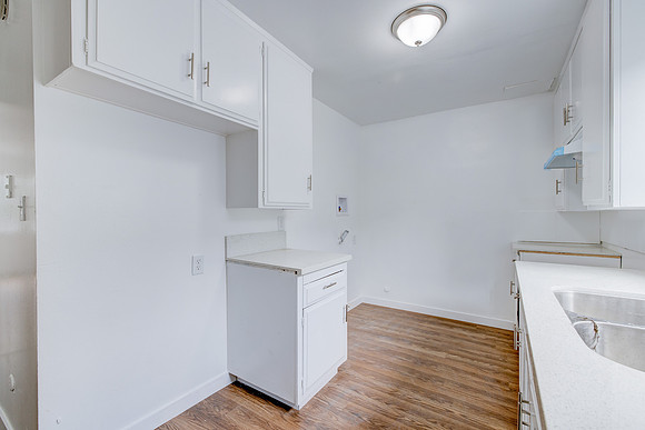 1350 W 88th St Interior-069