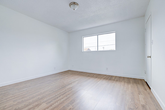 1350 W 88th St Interior-080
