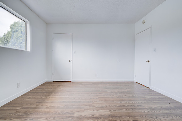 1350 W 88th St Interior-084