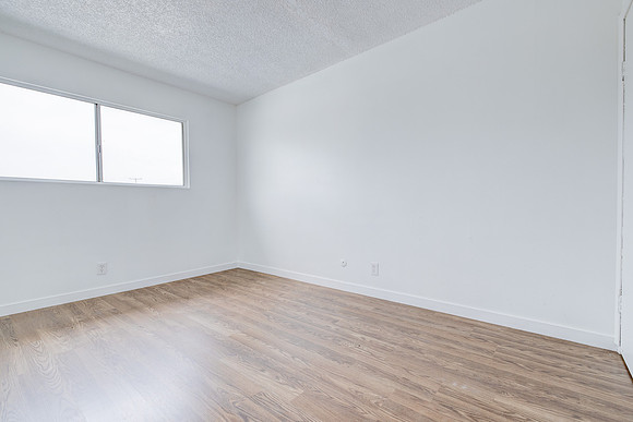 1350 W 88th St Interior-085