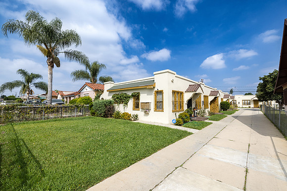 1237 W 93rd St Exterior-001