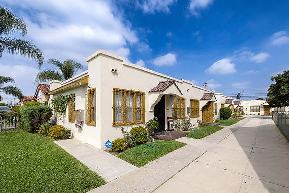 1237 W 93rd St Exterior-004