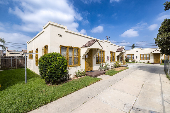 1237 W 93rd St Exterior-005