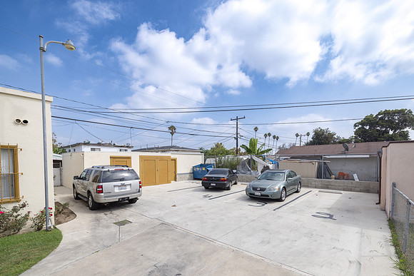 1237 W 93rd St Exterior-011