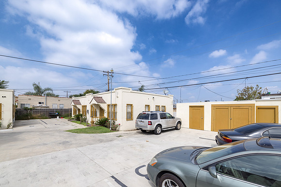 1237 W 93rd St Exterior-013
