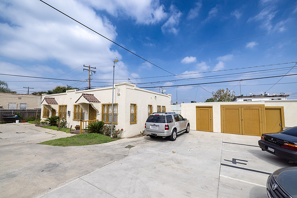 1237 W 93rd St Exterior-015