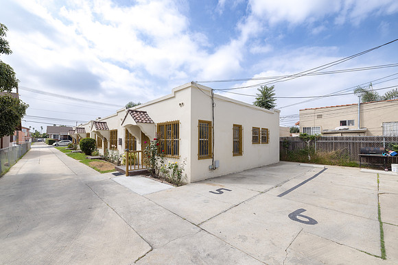 1237 W 93rd St Exterior-016