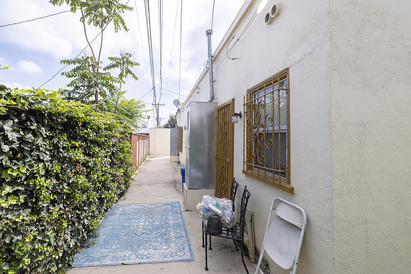 1237 W 93rd St Exterior-019