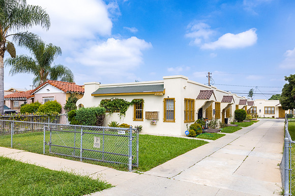 1237 W 93rd St Exterior-025