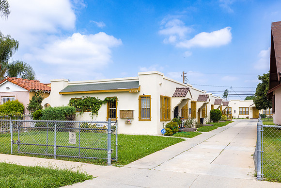 1237 W 93rd St Exterior-024
