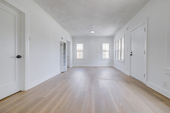 1237 W 93rd St Interior-002