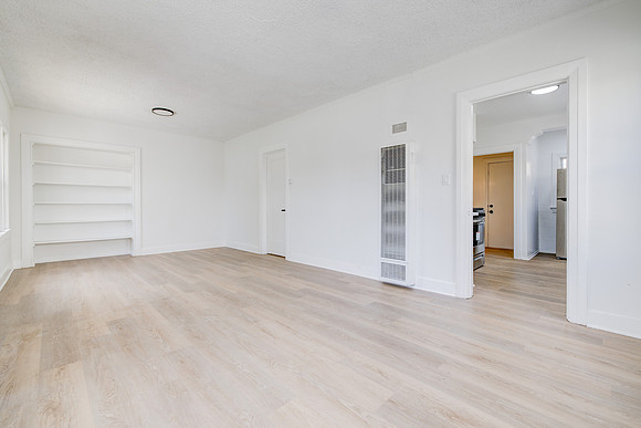1237 W 93rd St Interior-006