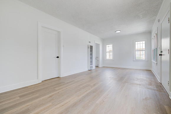 1237 W 93rd St Interior-005