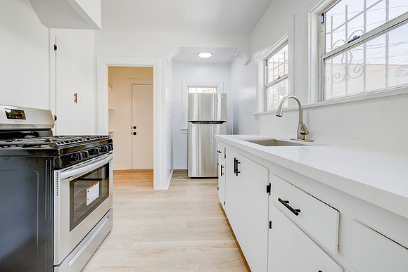 1237 W 93rd St Interior-007