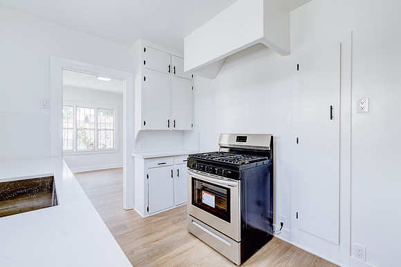 1237 W 93rd St Interior-010