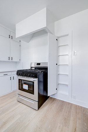 1237 W 93rd St Interior-016