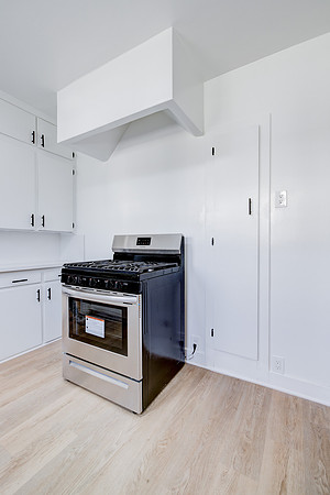 1237 W 93rd St Interior-017