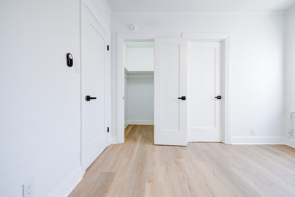 1237 W 93rd St Interior-027