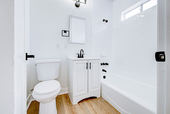 1237 W 93rd St Interior-030